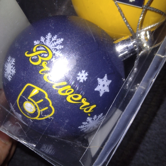 Milwaukee Brewers Holiday Ornament Sets - All For One Price - Picture 3 of 10